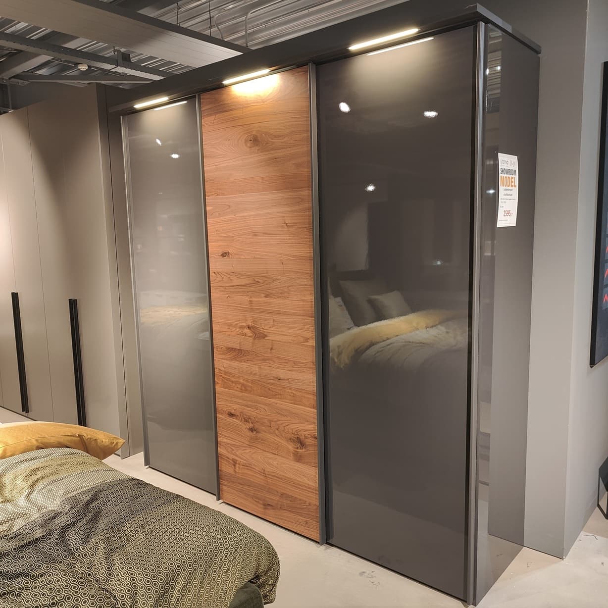 Showroommodel Loddenkemper schuifdeurkast